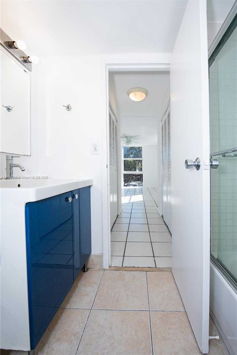 Small Image of 16950 WEST DIXIE HWY #B320, North Miami Beach Number 25