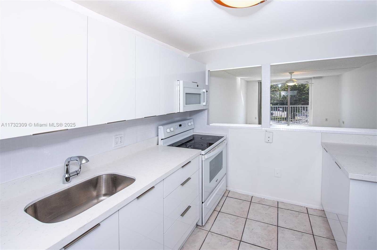 Small Image of 16950 WEST DIXIE HWY #B320, North Miami Beach Number 6