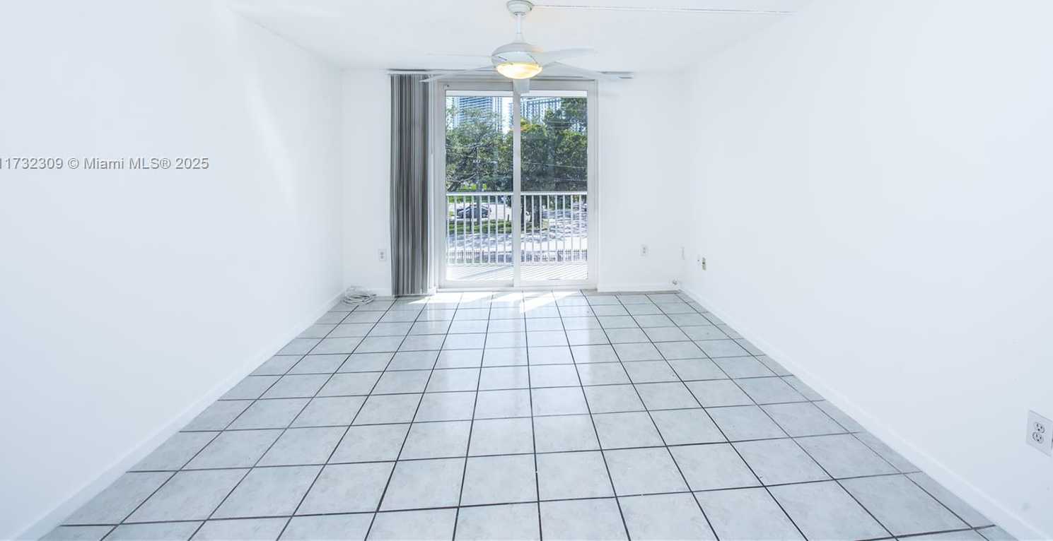 Small Image of 16950 WEST DIXIE HWY #B320, North Miami Beach Number 8
