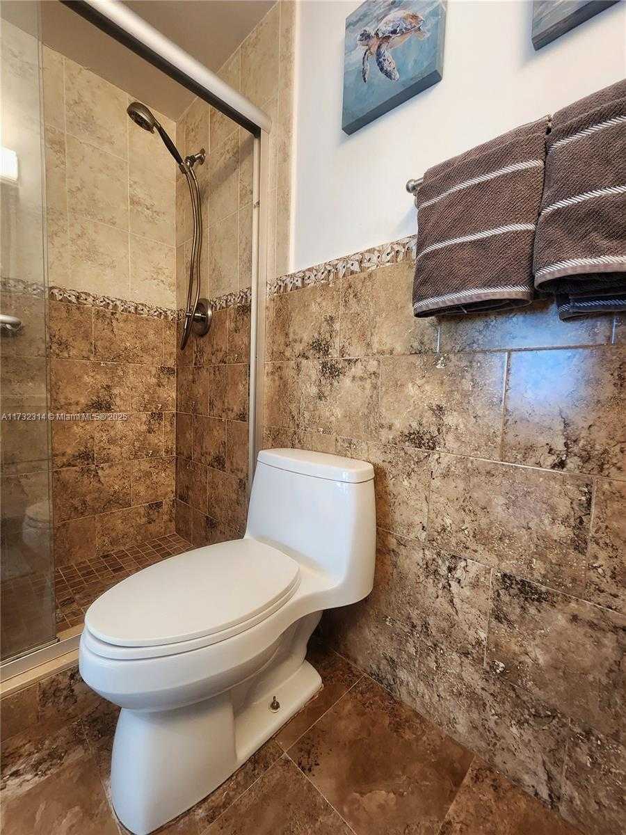 Small Image of 3505 SOUTH OCEAN DR #1011, Hollywood Number 9