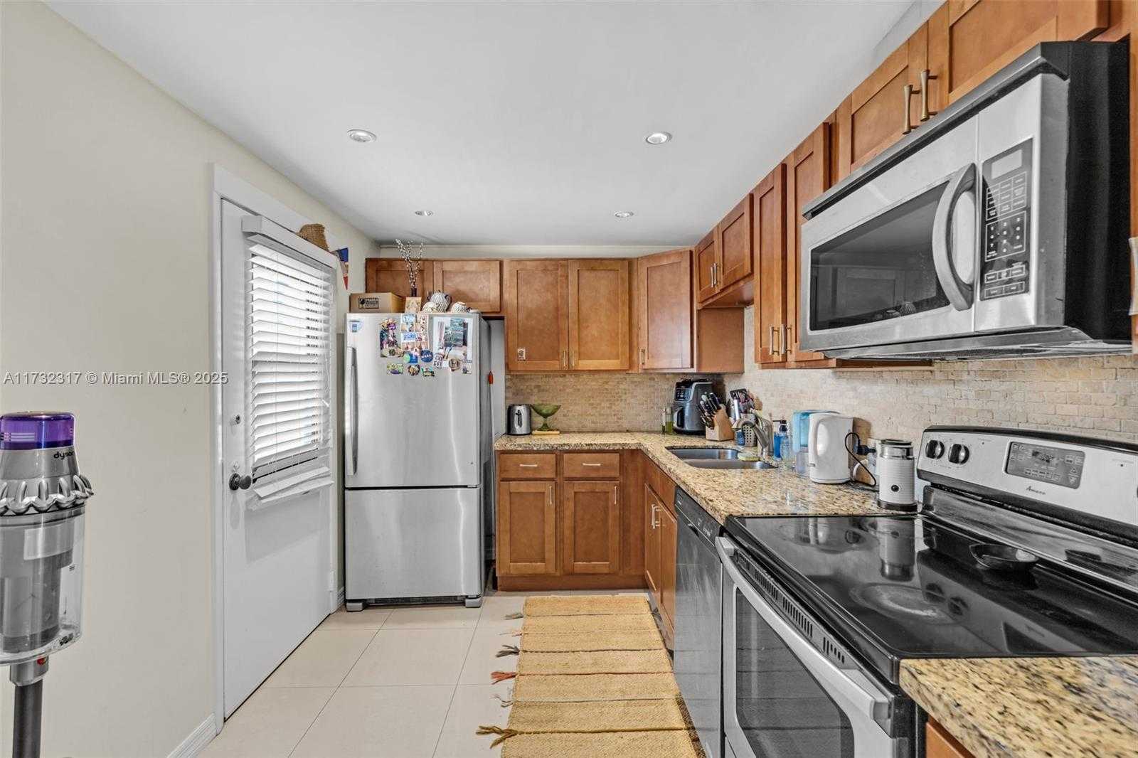 Small Image of 3401 NORTH COUNTRY CLUB DR #502, Aventura Number 10