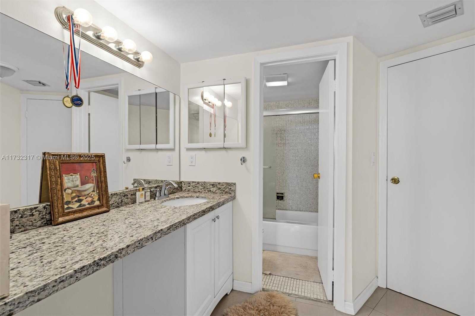 Small Image of 3401 NORTH COUNTRY CLUB DR #502, Aventura Number 15