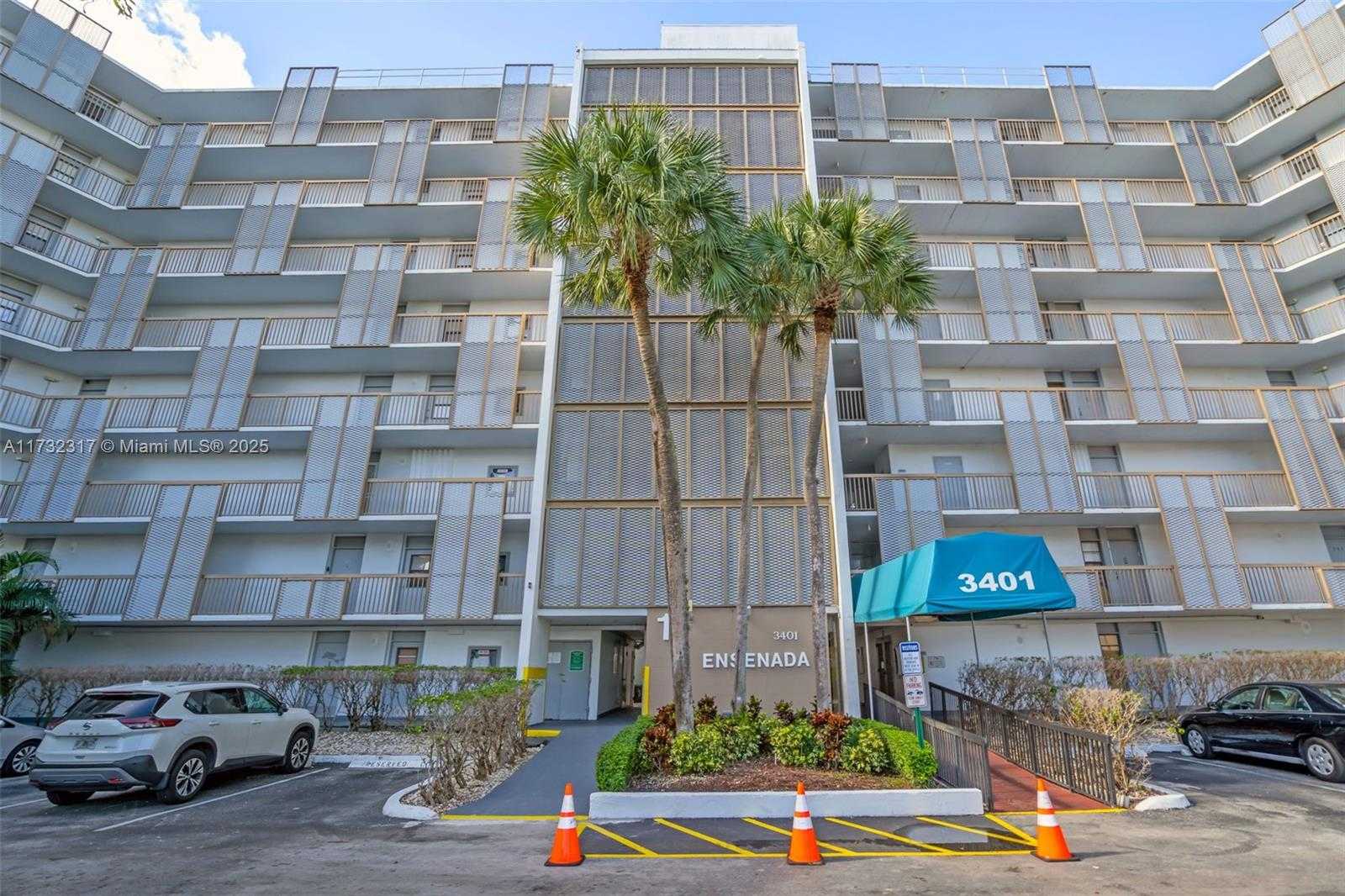 Small Image of 3401 NORTH COUNTRY CLUB DR #502, Aventura Number 2