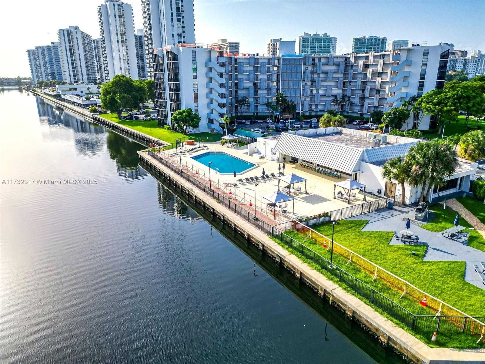 Small Image of 3401 NORTH COUNTRY CLUB DR #502, Aventura Number 25