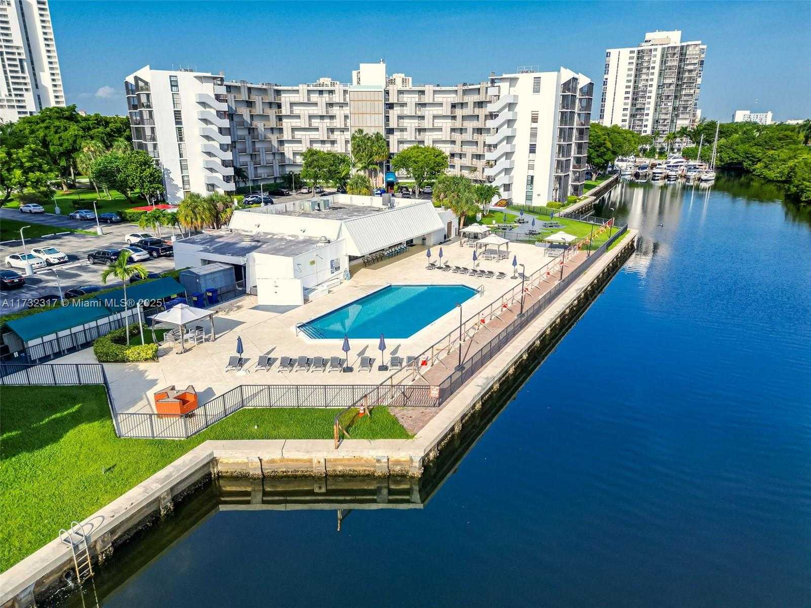 Small Image of 3401 NORTH COUNTRY CLUB DR #502, Aventura Number 26