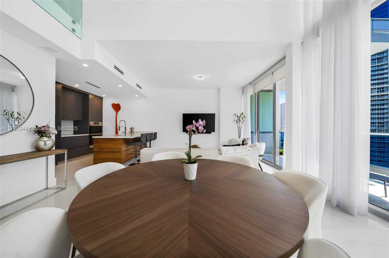 Small Image of 200 BISCAYNE BOULEVARD WAY #1406, Miami Number 10