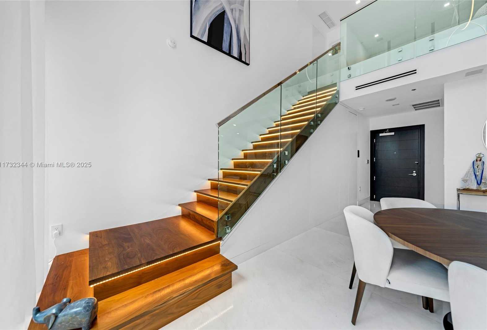 Small Image of 200 BISCAYNE BOULEVARD WAY #1406, Miami Number 15