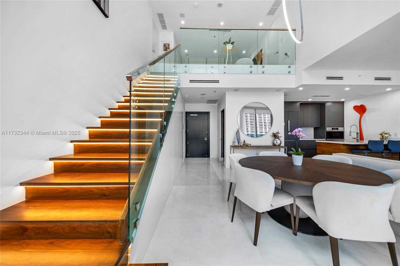 Small Image of 200 BISCAYNE BOULEVARD WAY #1406, Miami Number 16
