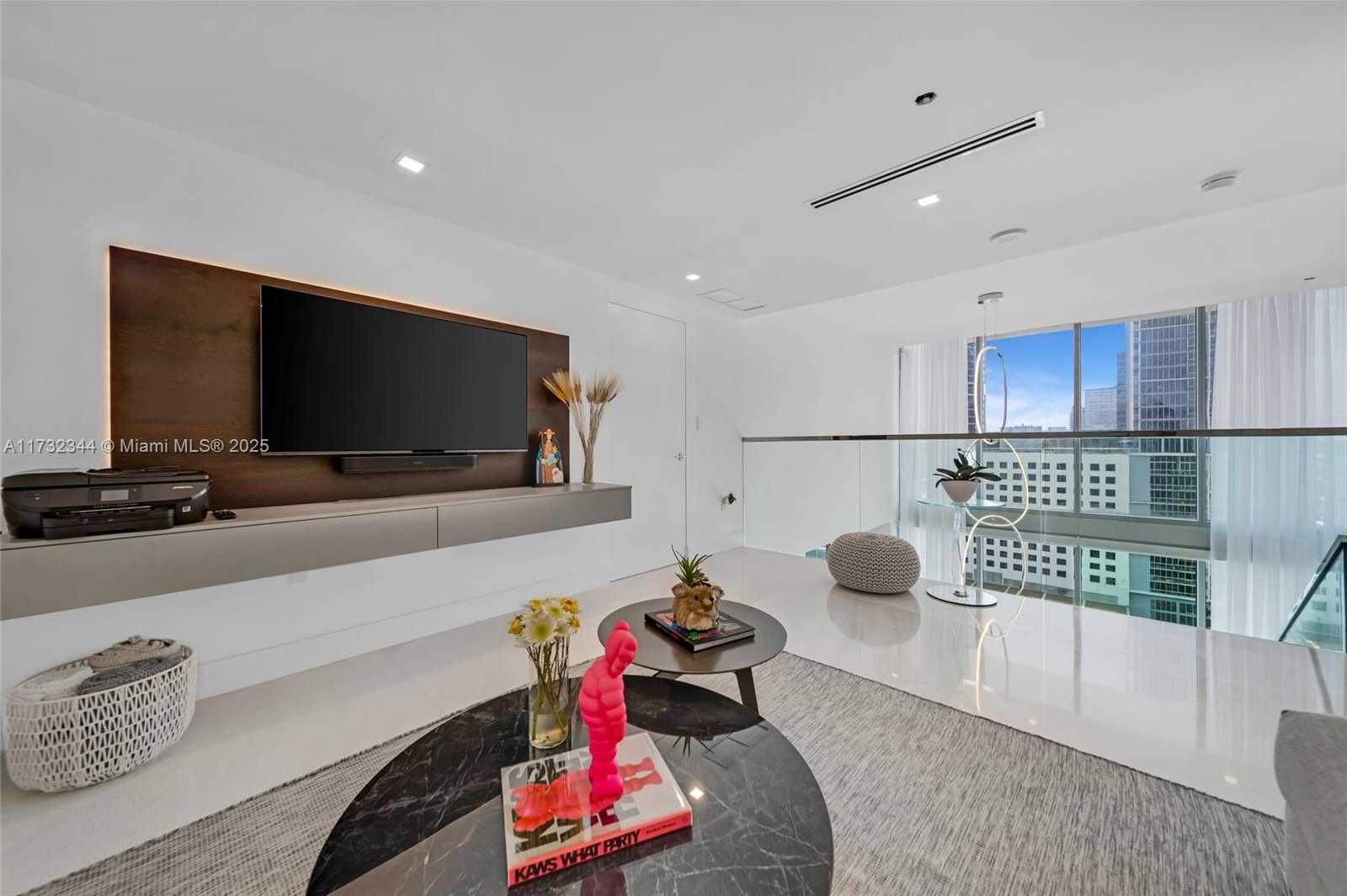 Small Image of 200 BISCAYNE BOULEVARD WAY #1406, Miami Number 19