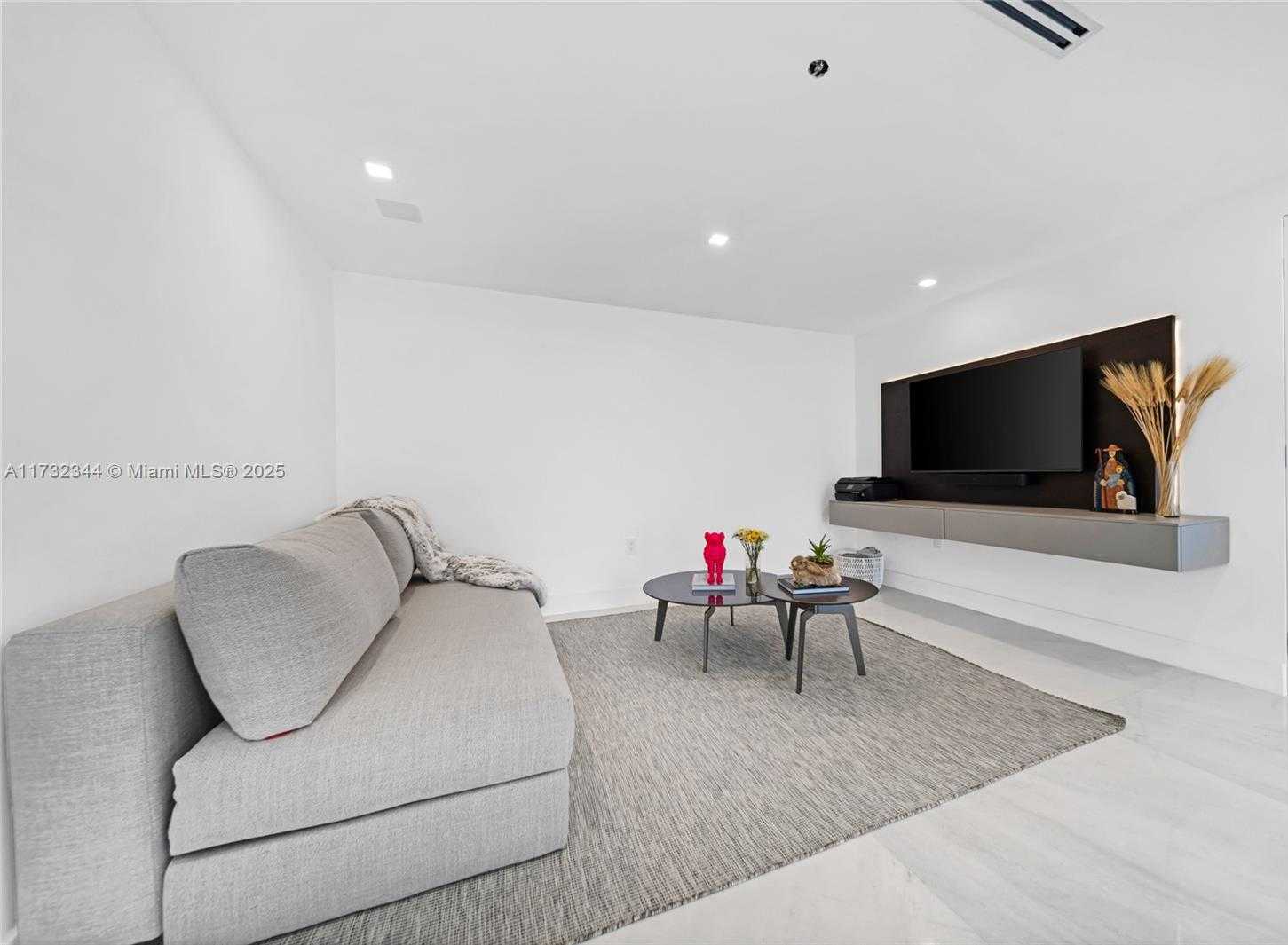 Small Image of 200 BISCAYNE BOULEVARD WAY #1406, Miami Number 21