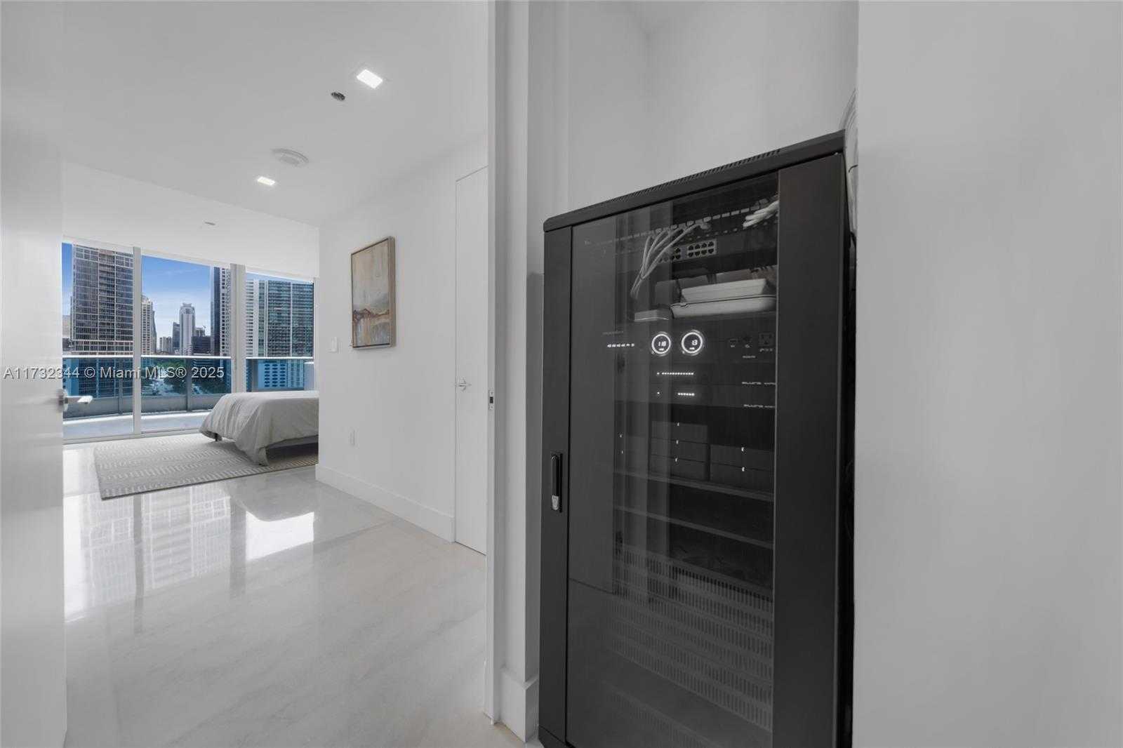 Small Image of 200 BISCAYNE BOULEVARD WAY #1406, Miami Number 27