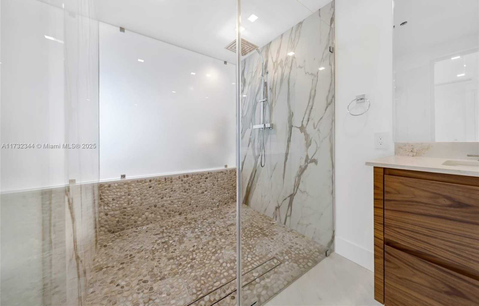 Small Image of 200 BISCAYNE BOULEVARD WAY #1406, Miami Number 29