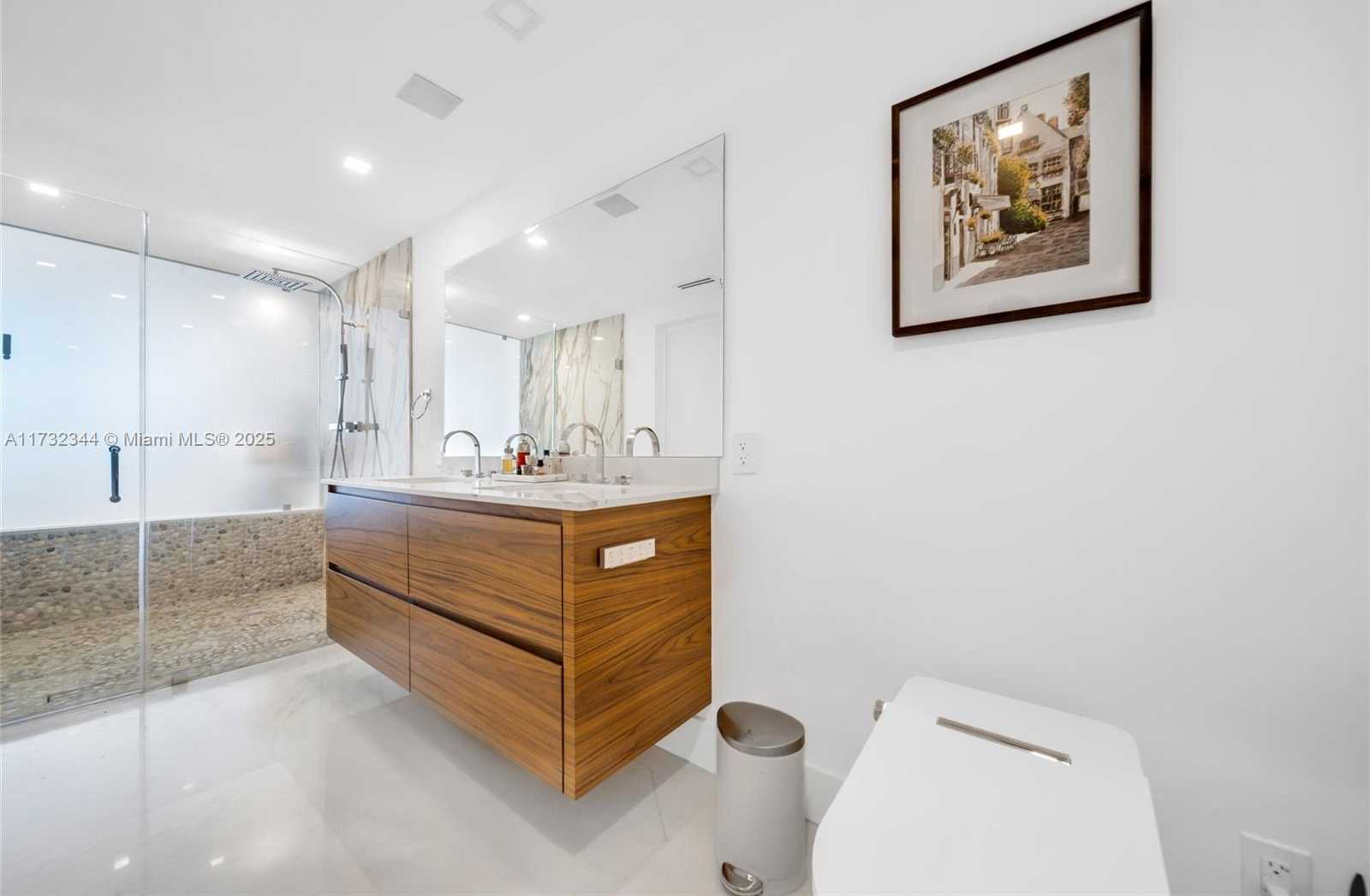 Small Image of 200 BISCAYNE BOULEVARD WAY #1406, Miami Number 30