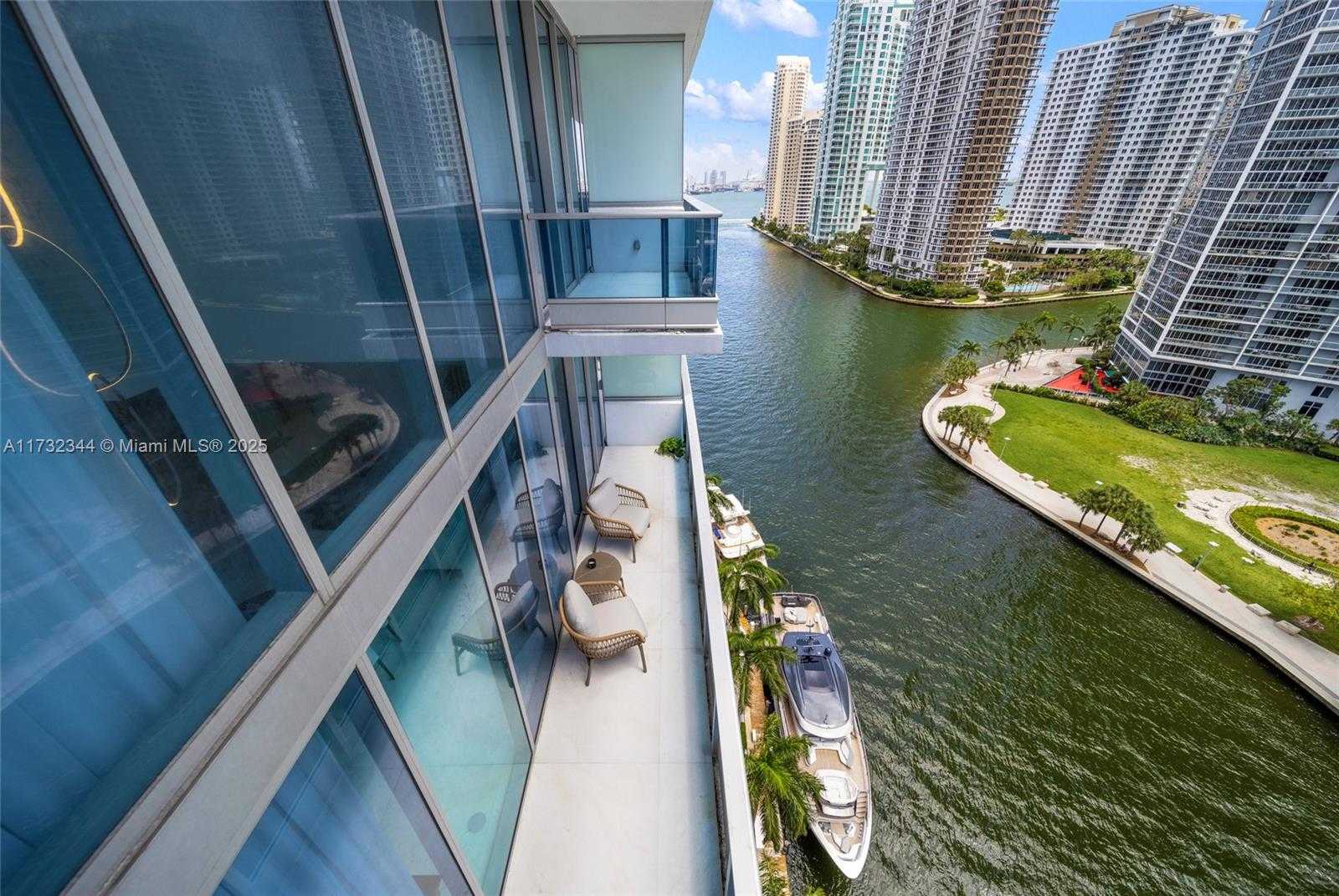 Small Image of 200 BISCAYNE BOULEVARD WAY #1406, Miami Number 37