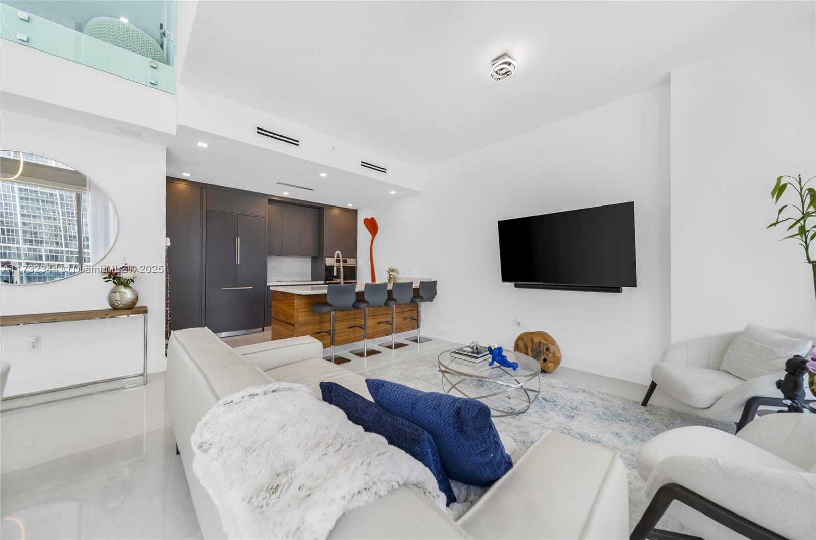 Small Image of 200 BISCAYNE BOULEVARD WAY #1406, Miami Number 5