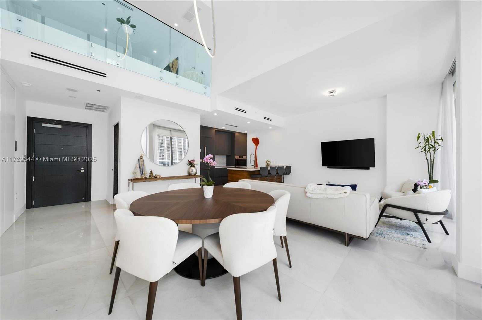 Small Image of 200 BISCAYNE BOULEVARD WAY #1406, Miami Number 7