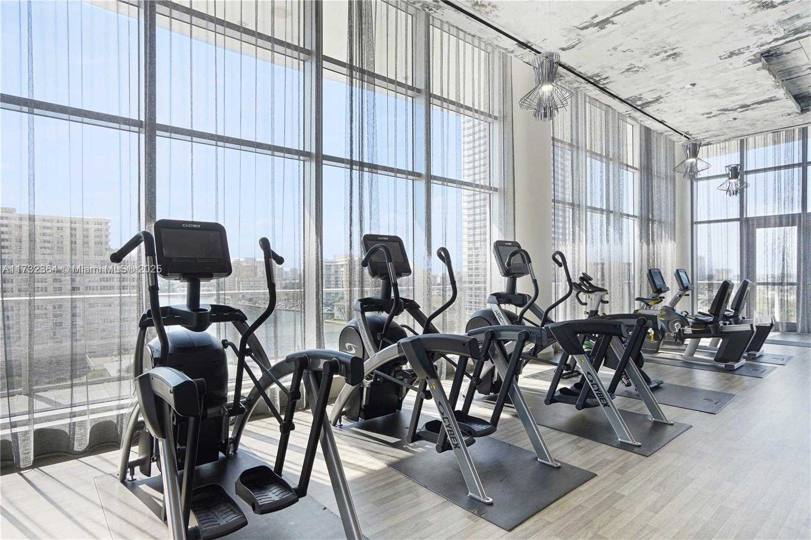 Small Image of 4010 SOUTH OCEAN DR #R2604, Hollywood Number 40