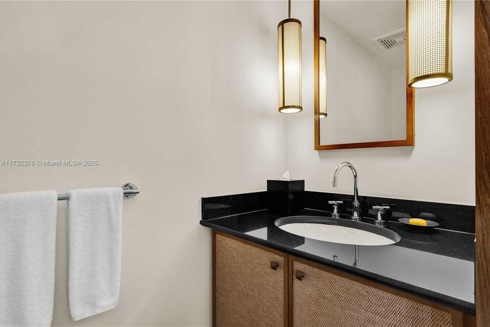Small Image of 101 20TH ST #1805, Miami Beach Number 13