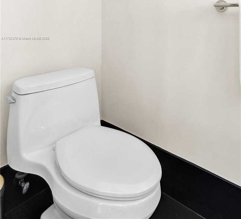 Small Image of 101 20TH ST #1805, Miami Beach Number 14