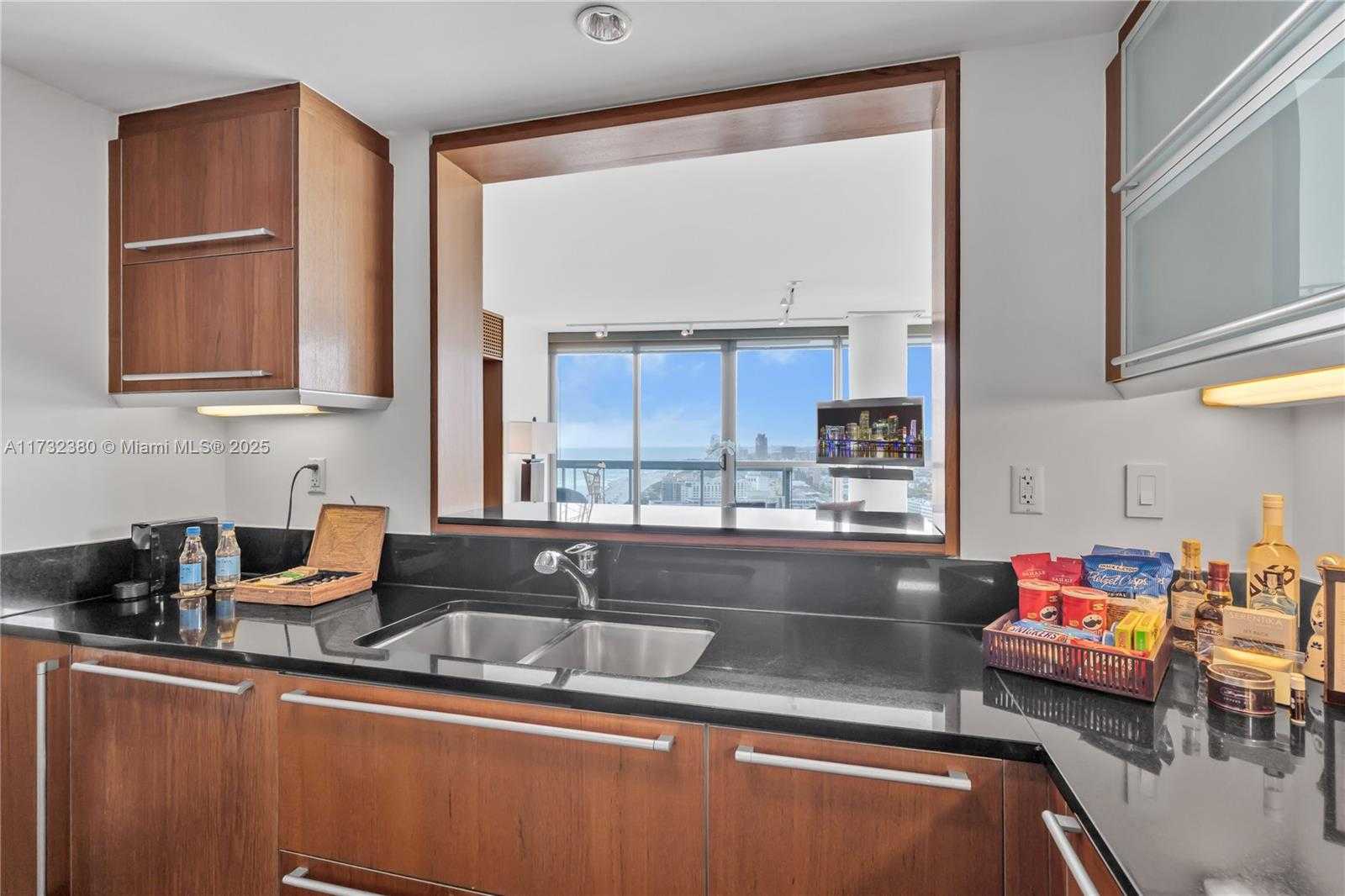 Small Image of 101 20TH ST #3806, Miami Beach Number 13