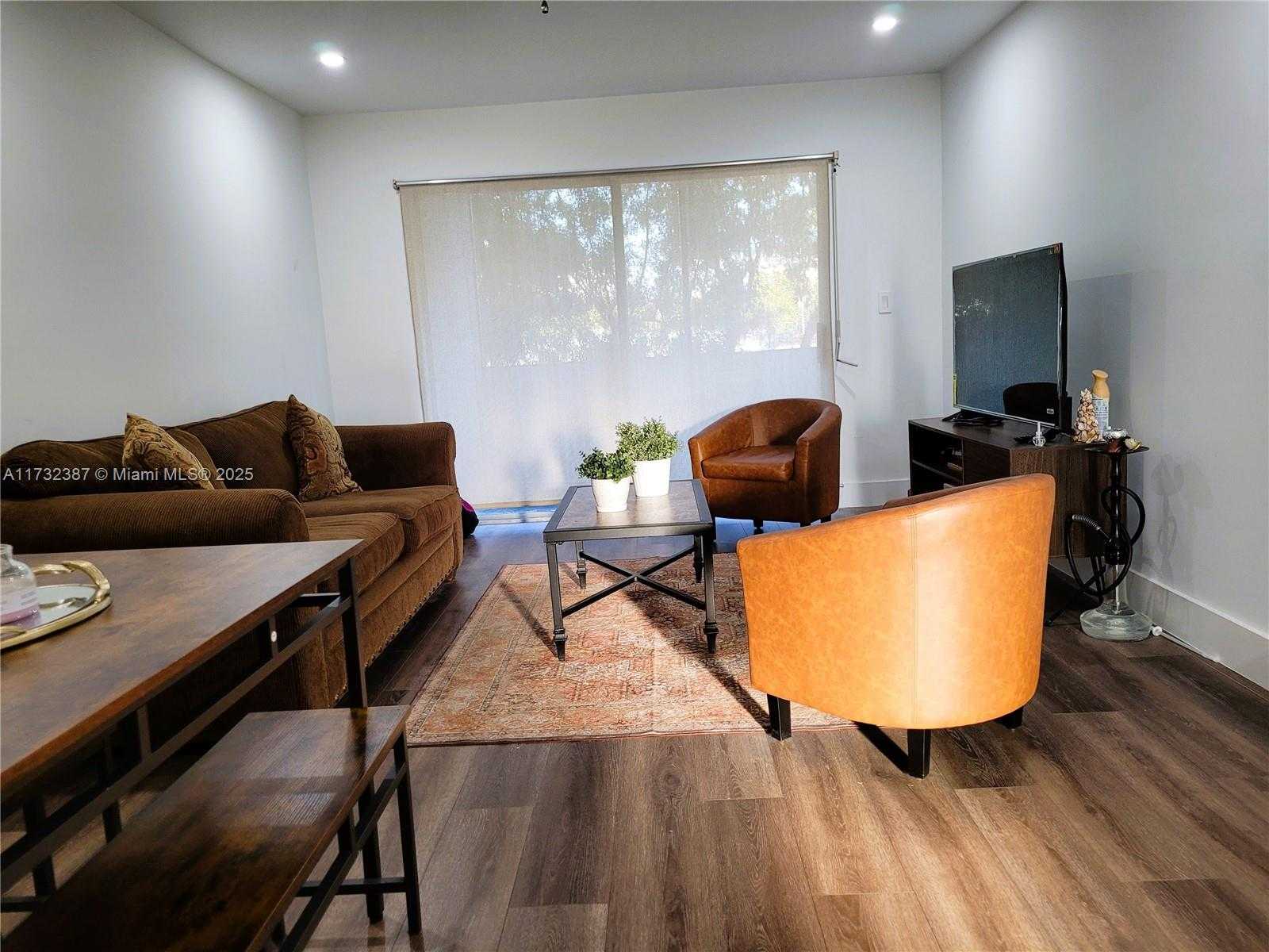 Small Image of 1400 TALLWOOD AVE #204, Hollywood Number 5