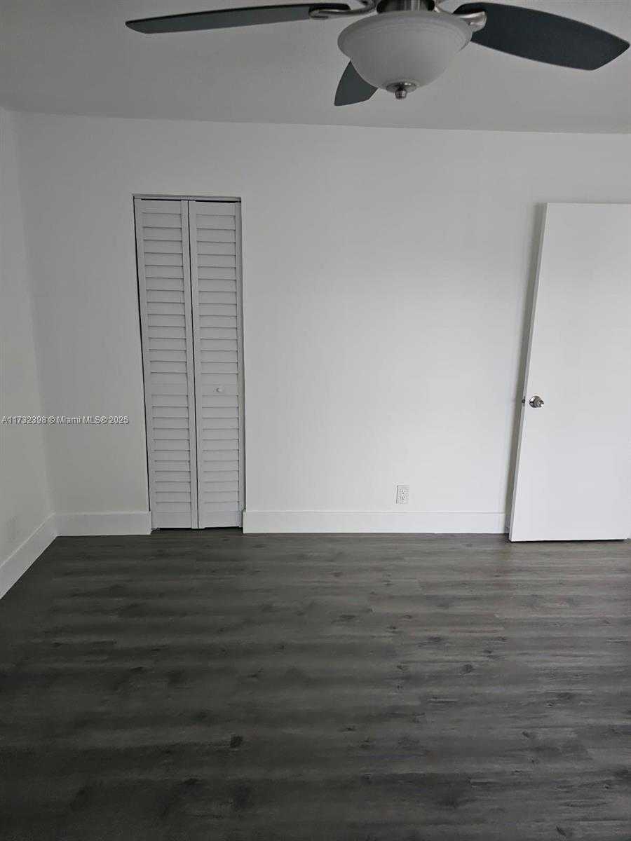Small Image of 3777 NW 78th Ave, Hollywood, FL 33024, USA Number 10