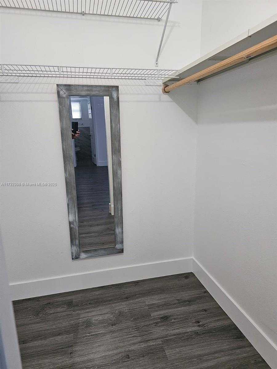 Small Image of 3777 NW 78th Ave, Hollywood, FL 33024, USA Number 11