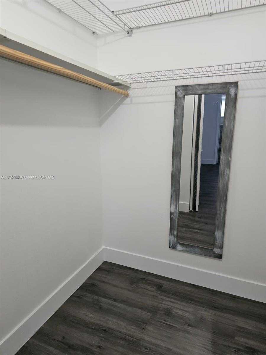 Small Image of 3777 NW 78th Ave, Hollywood, FL 33024, USA Number 12