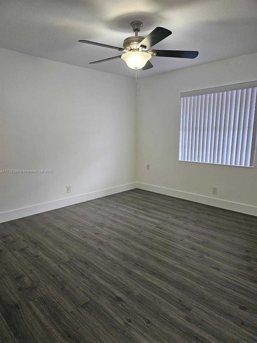Small Image of 3777 NW 78th Ave, Hollywood, FL 33024, USA Number 20
