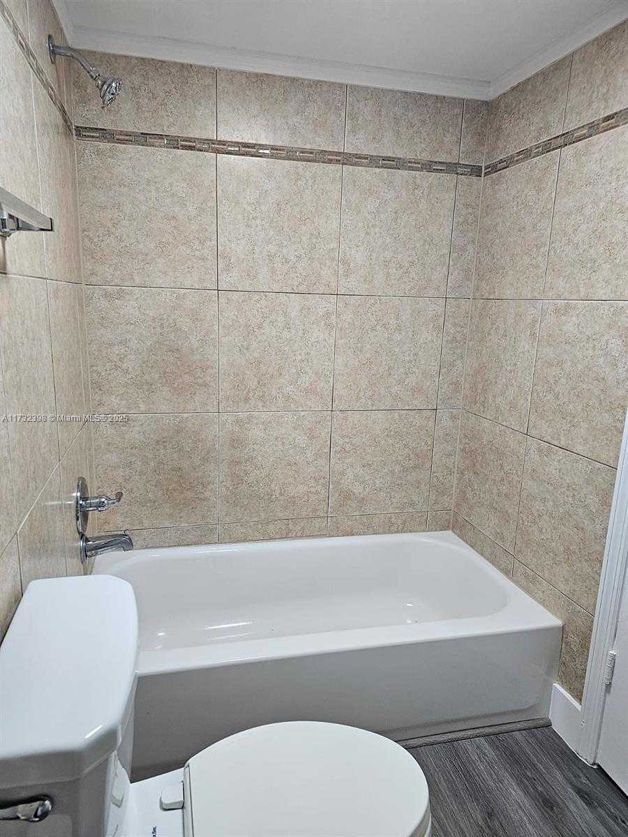 Small Image of 3777 NW 78th Ave, Hollywood, FL 33024, USA Number 23