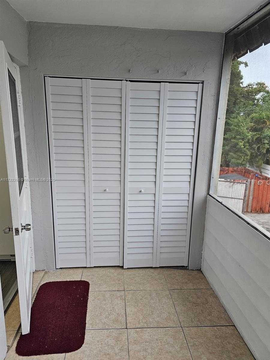 Small Image of 3777 NW 78th Ave, Hollywood, FL 33024, USA Number 32