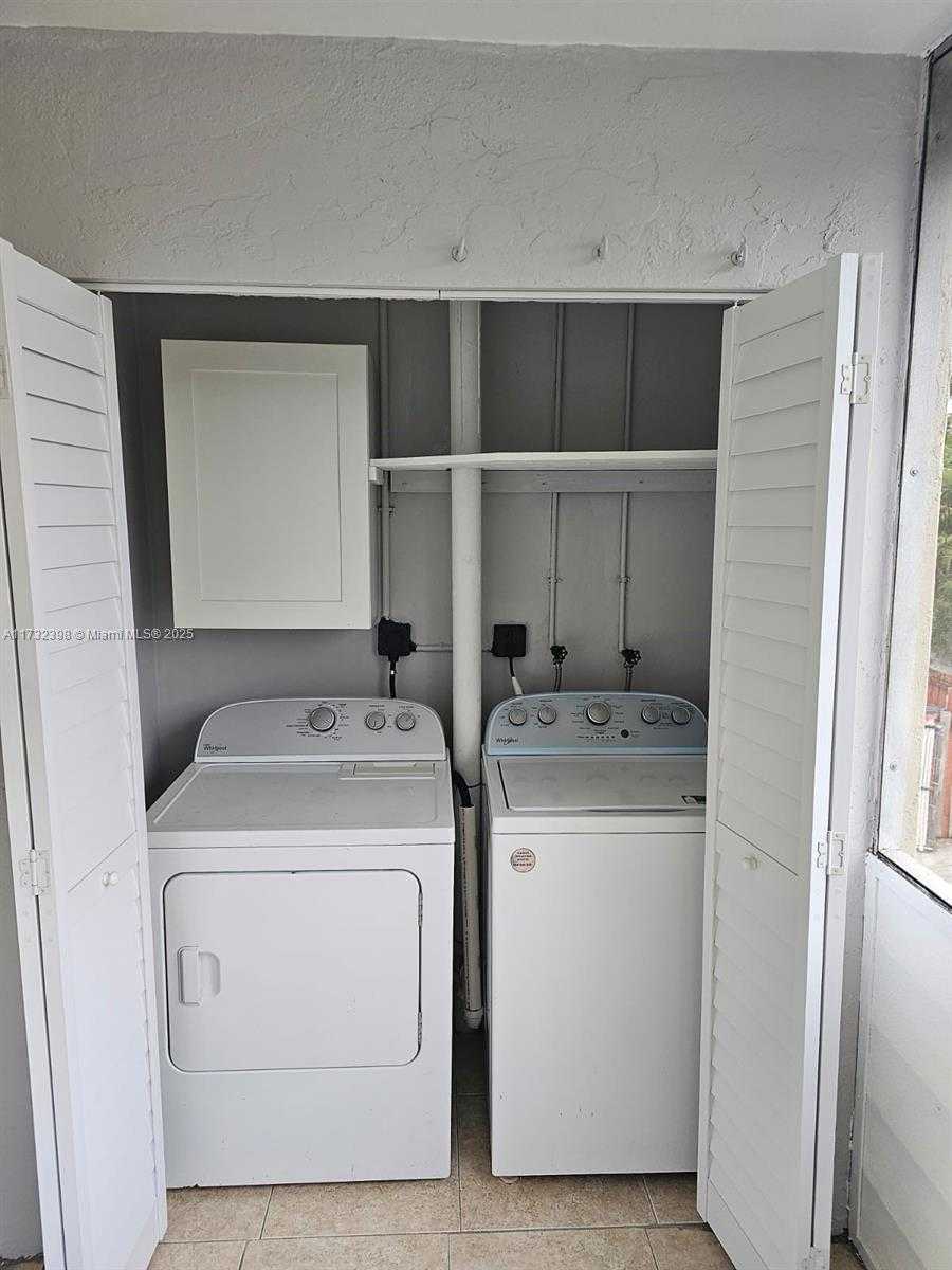 Small Image of 3777 NW 78th Ave, Hollywood, FL 33024, USA Number 33