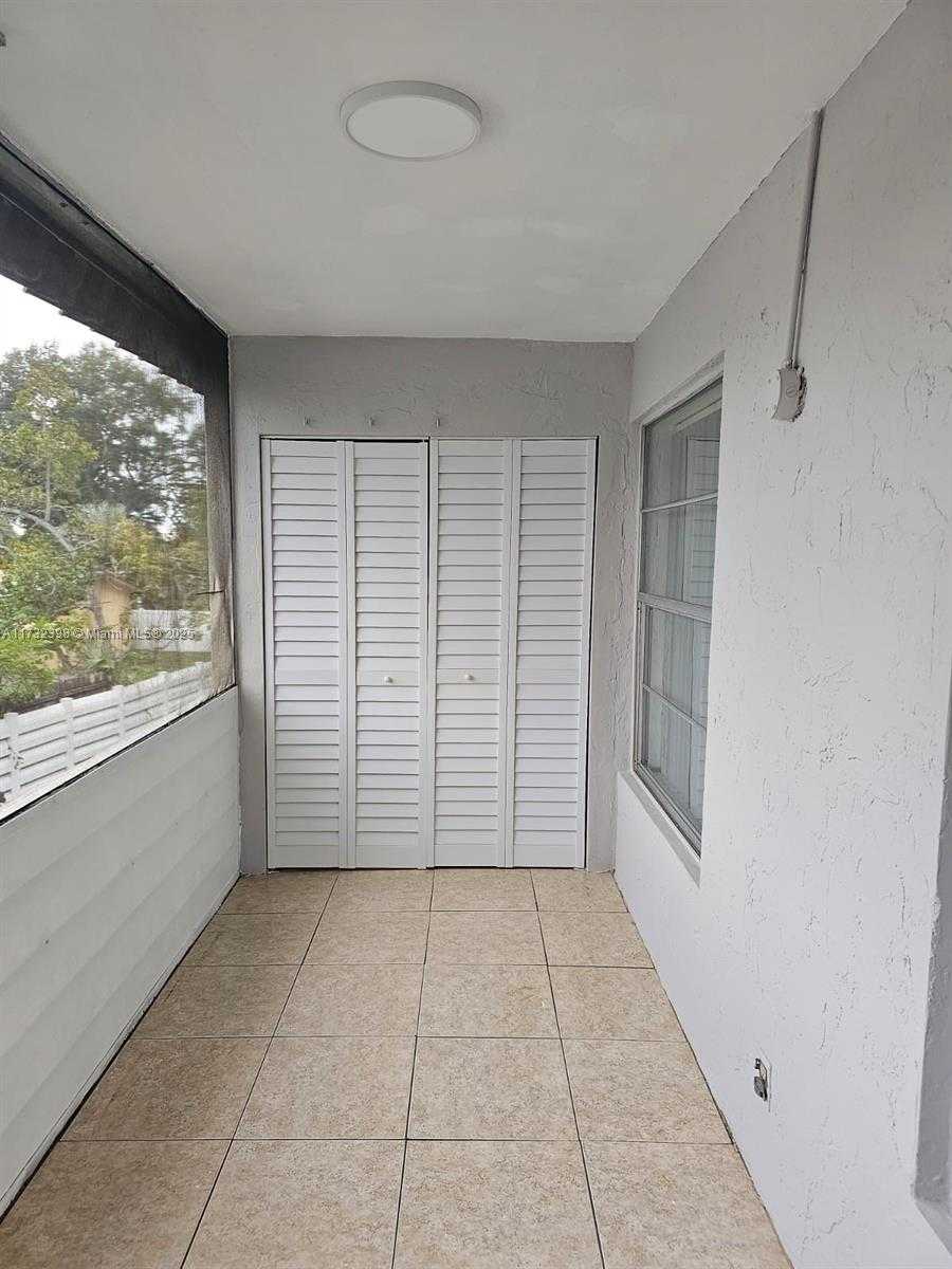 Small Image of 3777 NW 78th Ave, Hollywood, FL 33024, USA Number 34