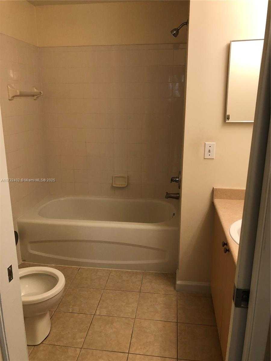 Small Image of 1919 VAN BUREN ST #104A, Hollywood Number 10