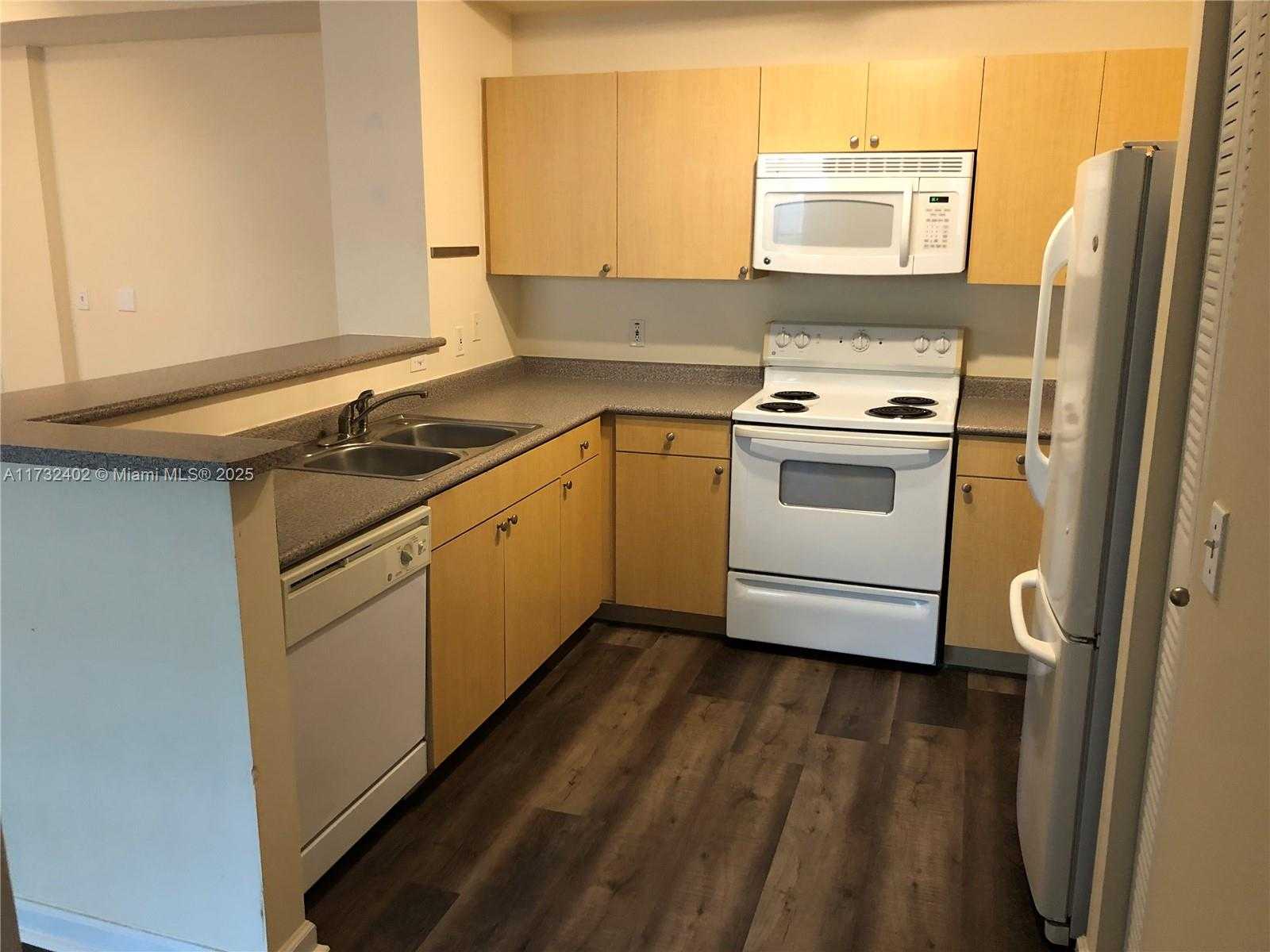 Small Image of 1919 VAN BUREN ST #104A, Hollywood Number 5