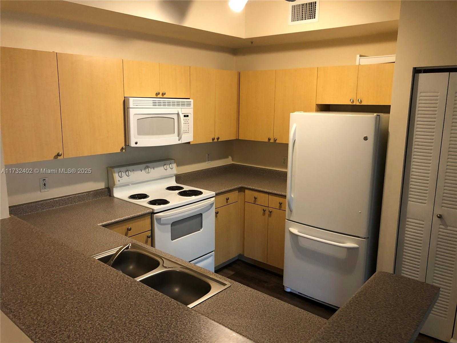 Small Image of 1919 VAN BUREN ST #104A, Hollywood Number 6