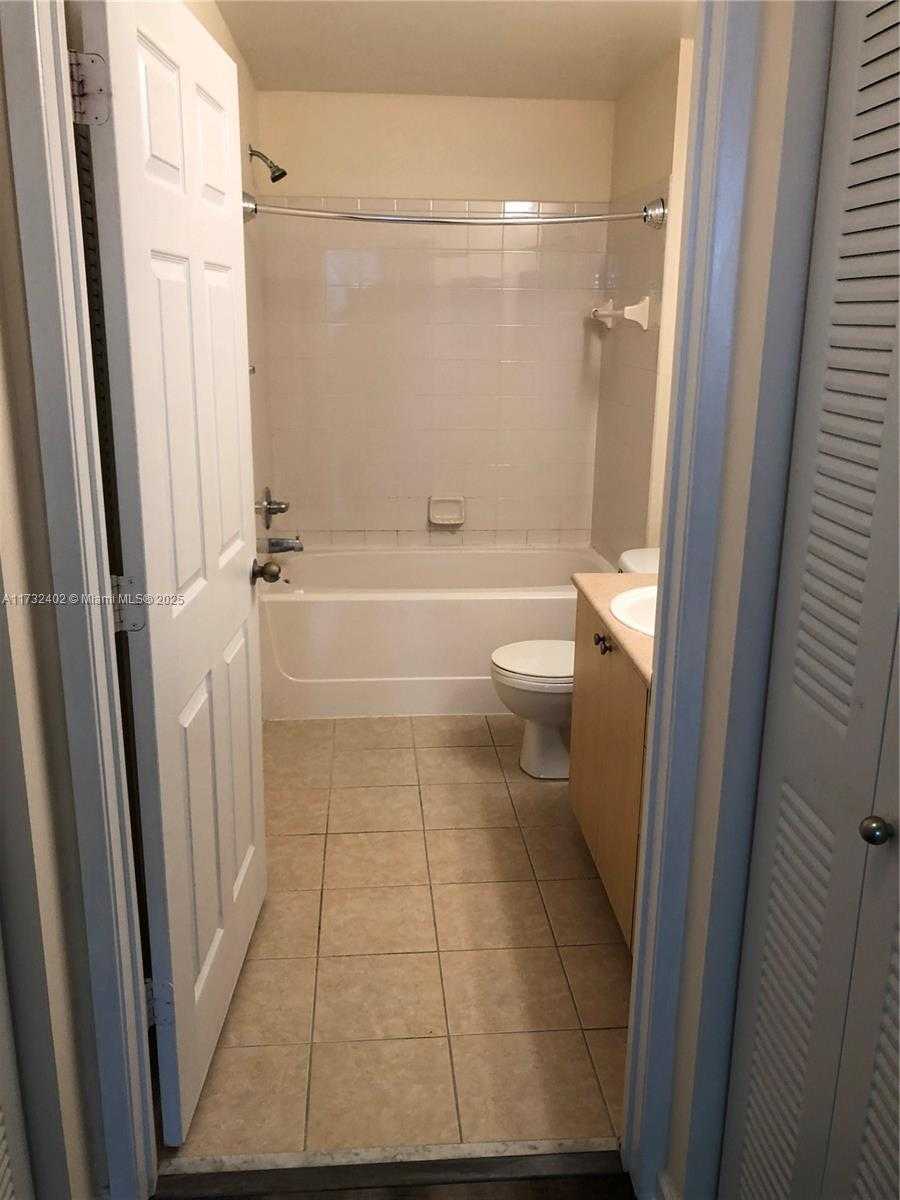 Small Image of 1919 VAN BUREN ST #104A, Hollywood Number 8