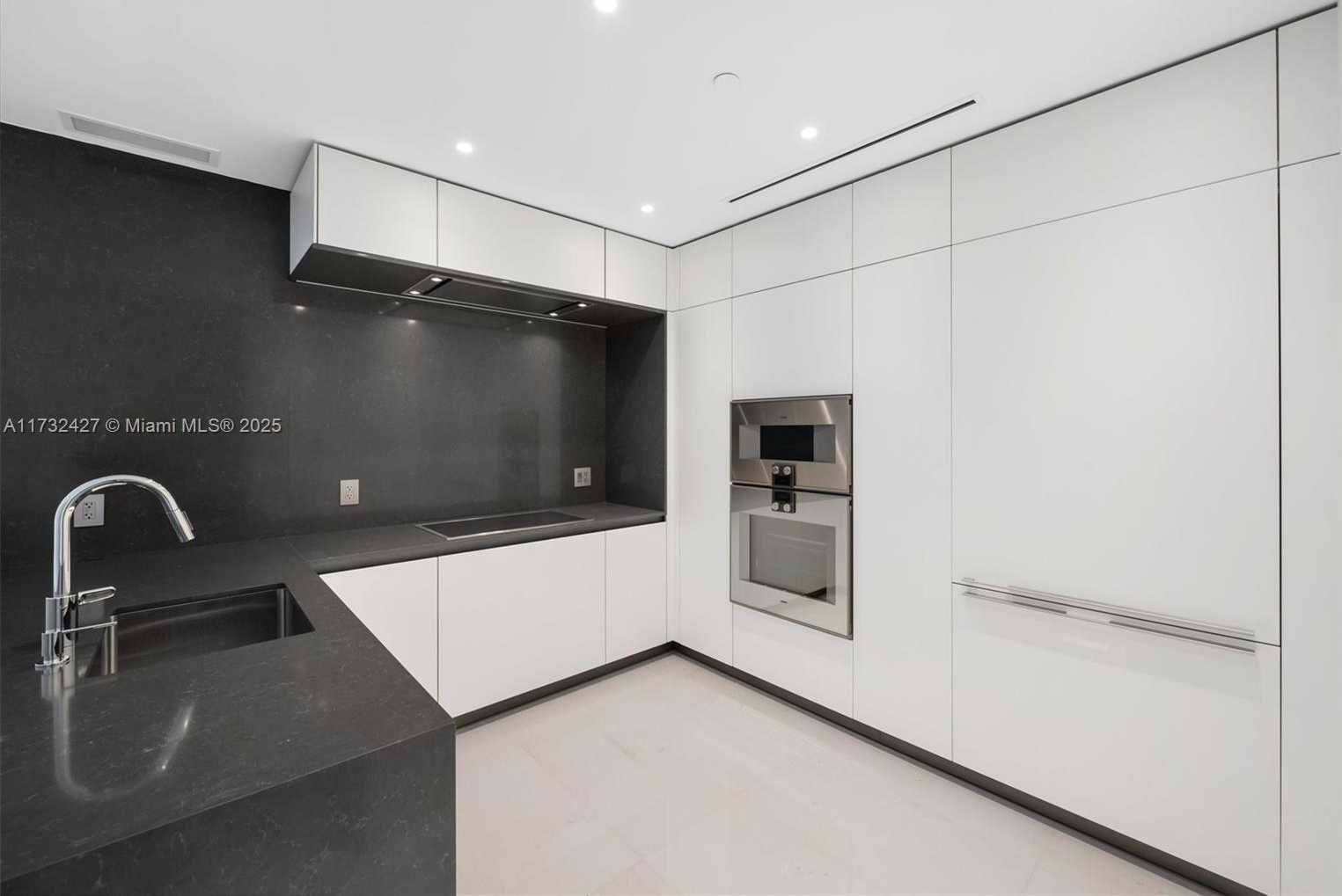 Small Image of 300 BISCAYNE BLVD WAY #3909w, Miami Number 10