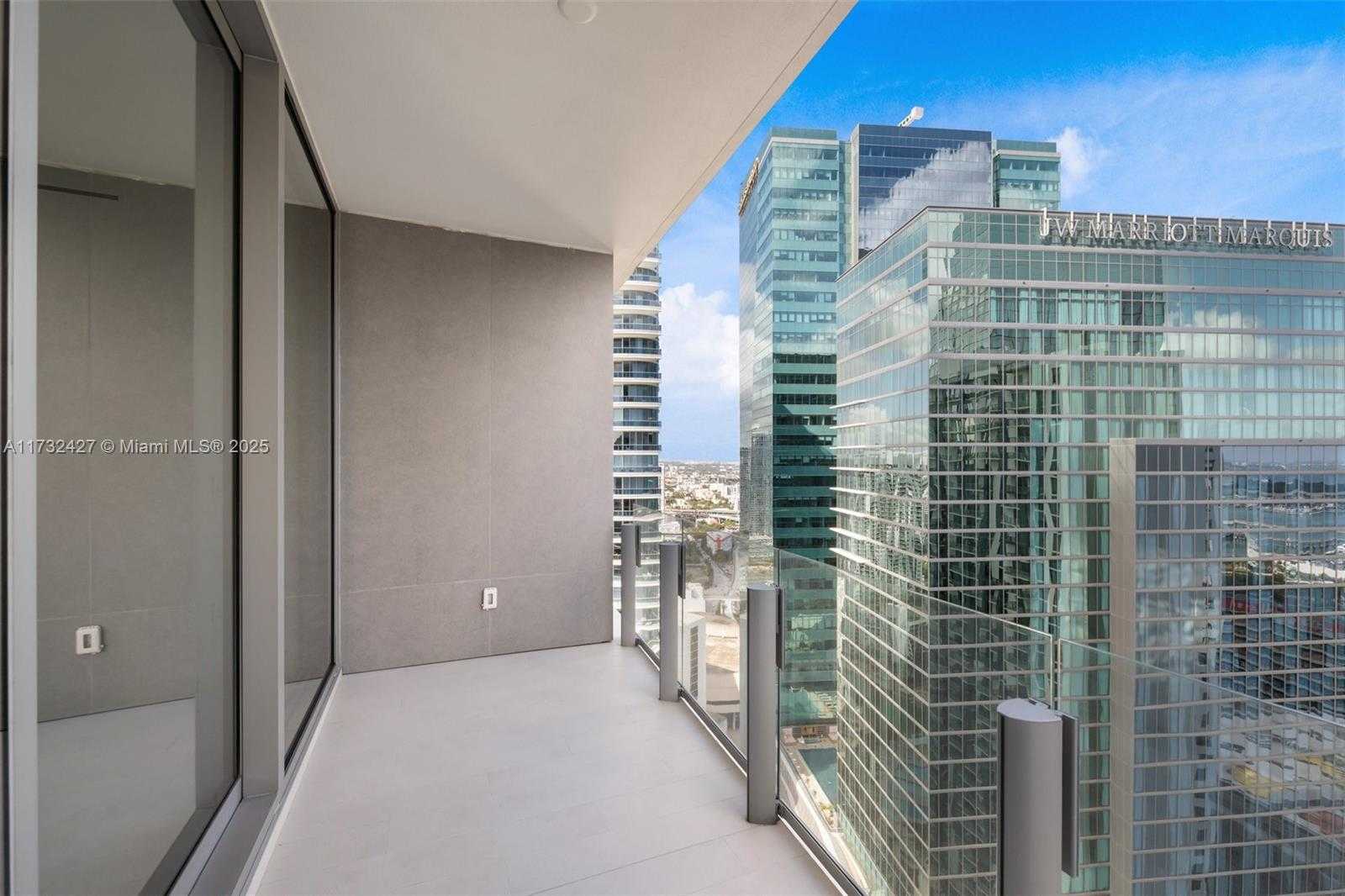 Small Image of 300 BISCAYNE BLVD WAY #3909w, Miami Number 13