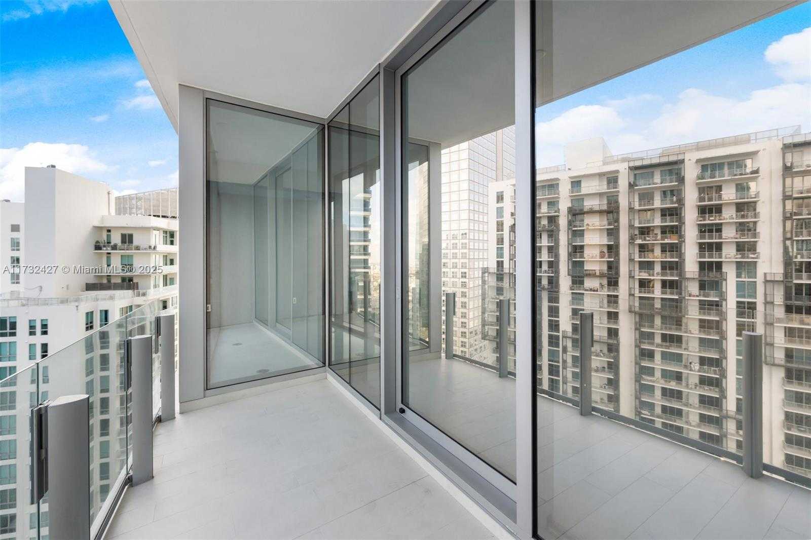 Small Image of 300 BISCAYNE BLVD WAY #3909w, Miami Number 14