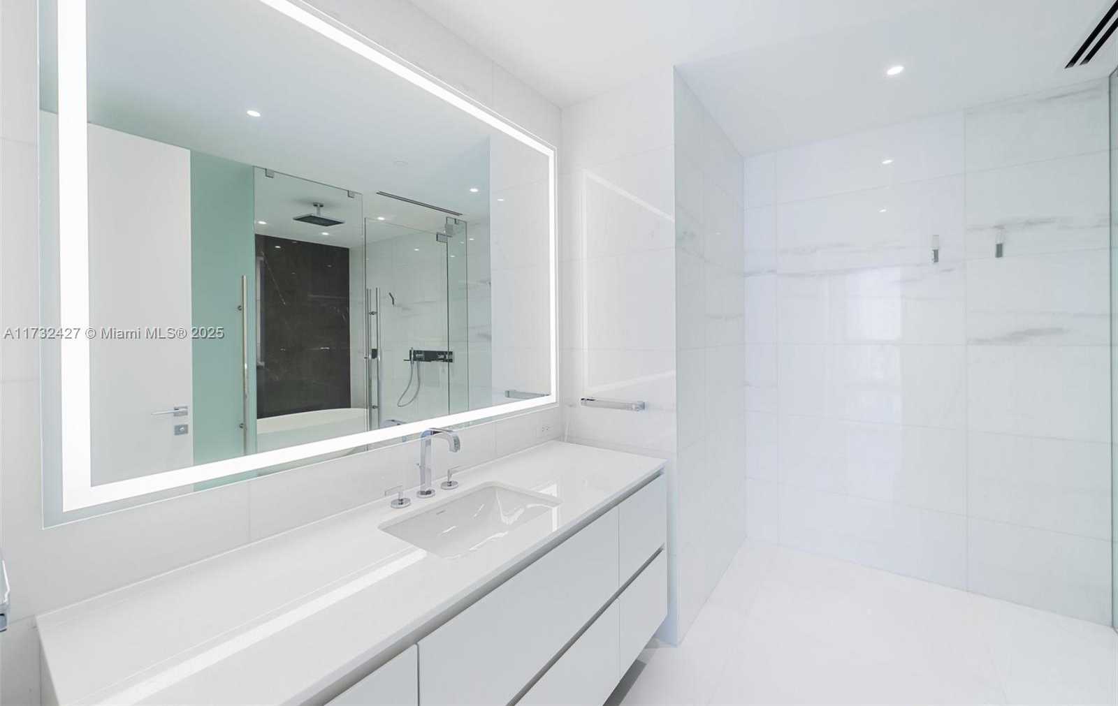 Small Image of 300 BISCAYNE BLVD WAY #3909w, Miami Number 23