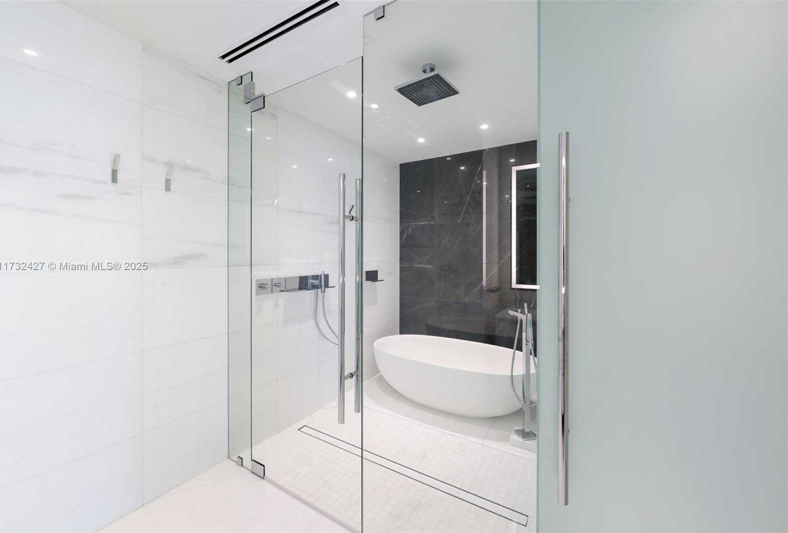 Small Image of 300 BISCAYNE BLVD WAY #3909w, Miami Number 25