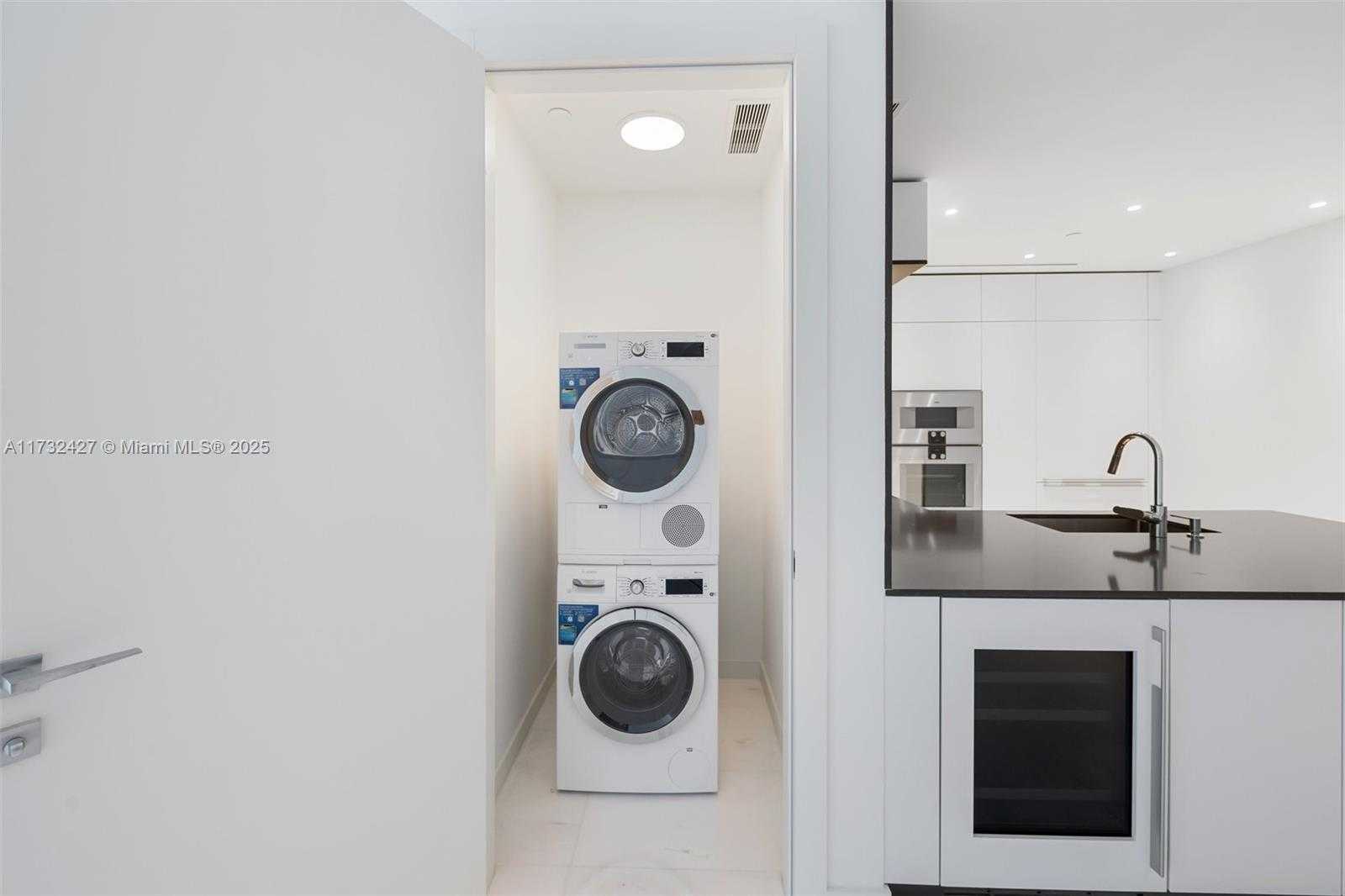 Small Image of 300 BISCAYNE BLVD WAY #3909w, Miami Number 27
