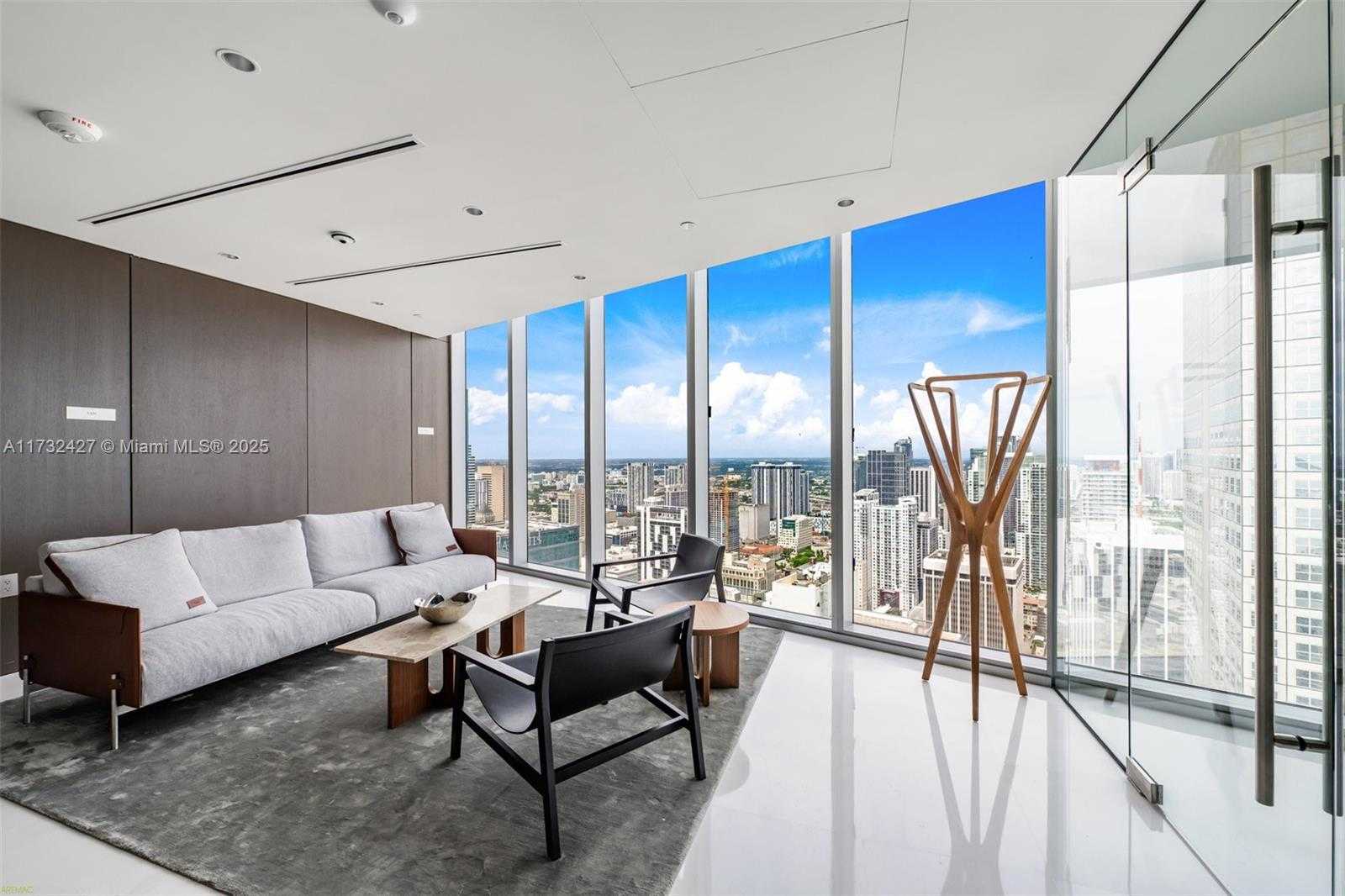 Small Image of 300 BISCAYNE BLVD WAY #3909w, Miami Number 39