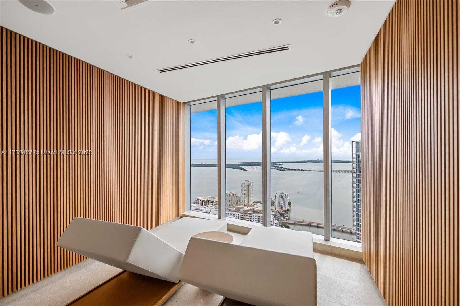 Small Image of 300 BISCAYNE BLVD WAY #3909w, Miami Number 47