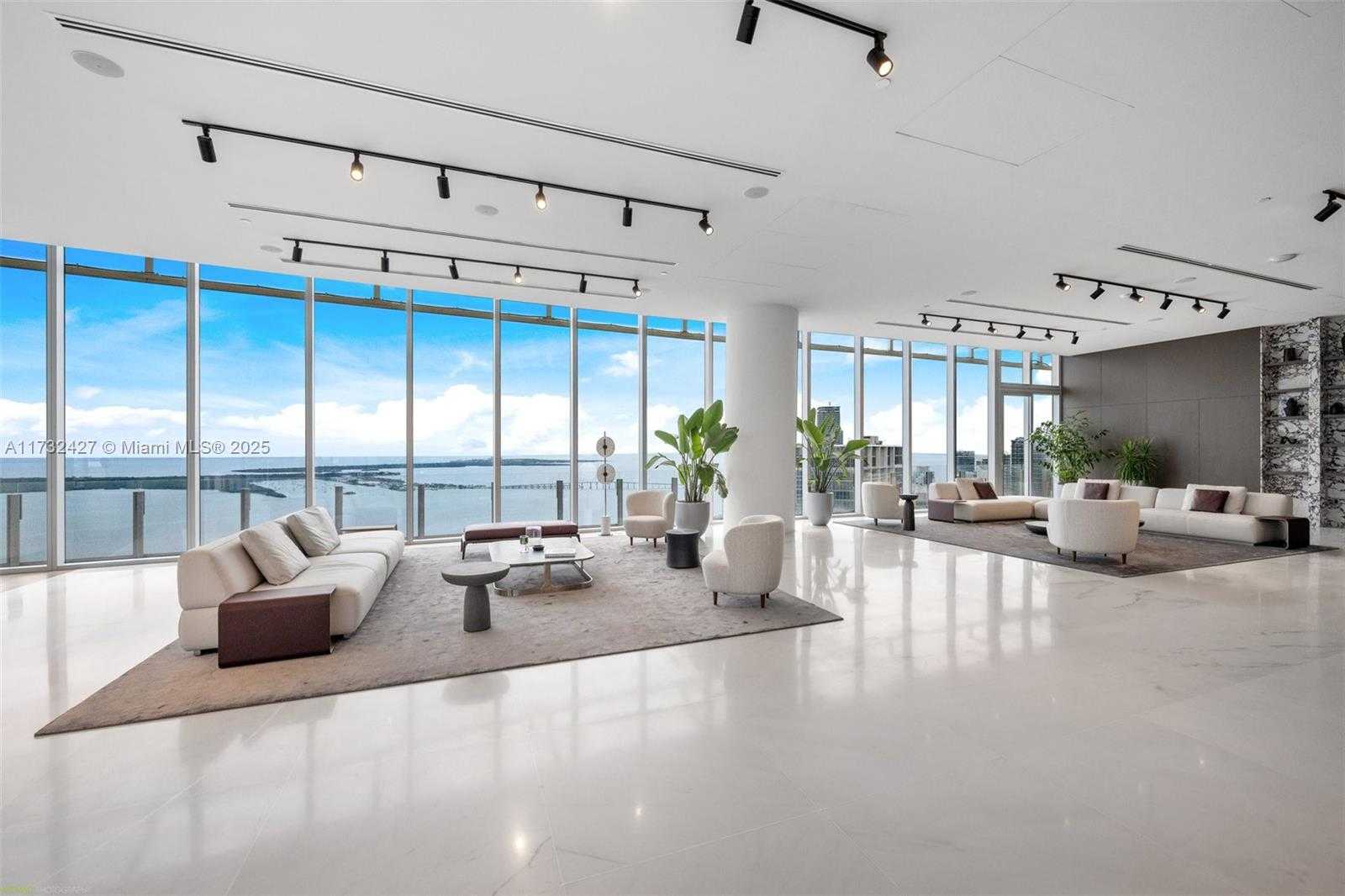 Small Image of 300 BISCAYNE BLVD WAY #3909w, Miami Number 52