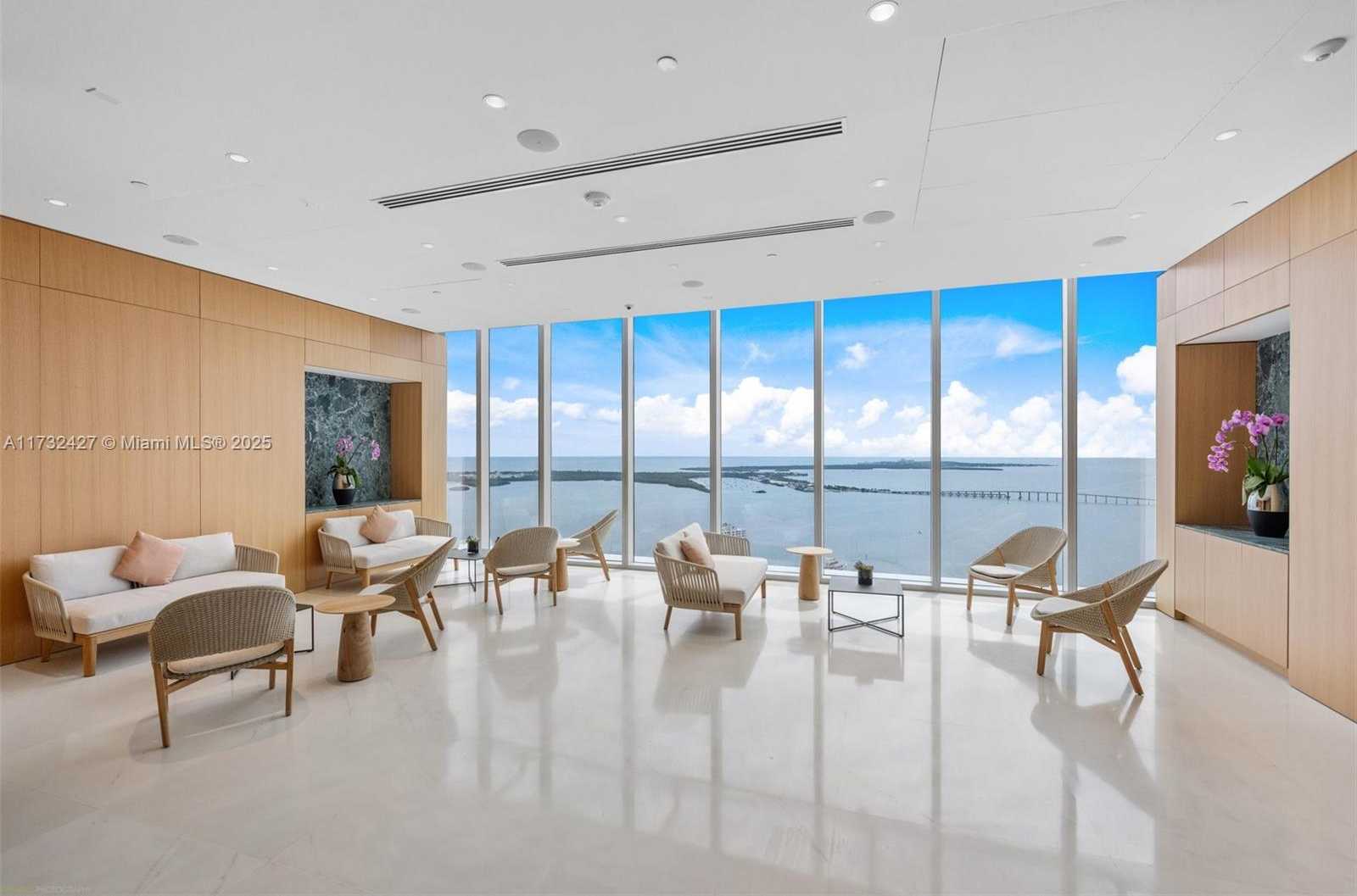 Small Image of 300 BISCAYNE BLVD WAY #3909w, Miami Number 55