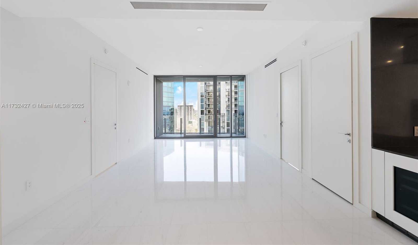 Small Image of 300 BISCAYNE BLVD WAY #3909w, Miami Number 8
