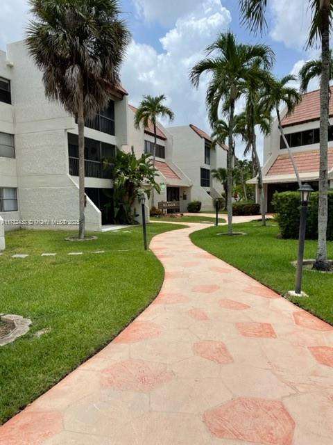 Small Image of 303 RACQUET CLUB RD #310, Weston Number 2