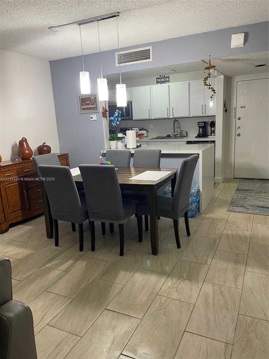 Small Image of 303 RACQUET CLUB RD #310, Weston Number 8